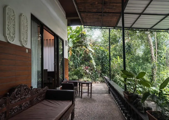 Villa Jungle Hideaway 3 - River Backyard